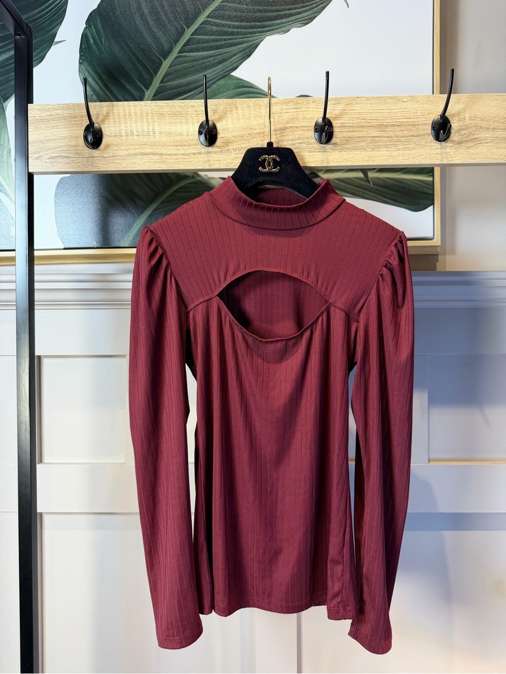 Burgundy Ribbed Long-Sleeve Top with Front Cutout M